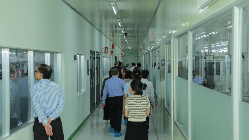 Lãnh đạo tỉnh Đồng Nai và Đại học Lạc Hồng thăm và làm việc với Công ty OnSemi Việt Nam